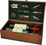 Exkluzívny darčekový box na 2 vína mahagon + 8 vinárskych pomôcok